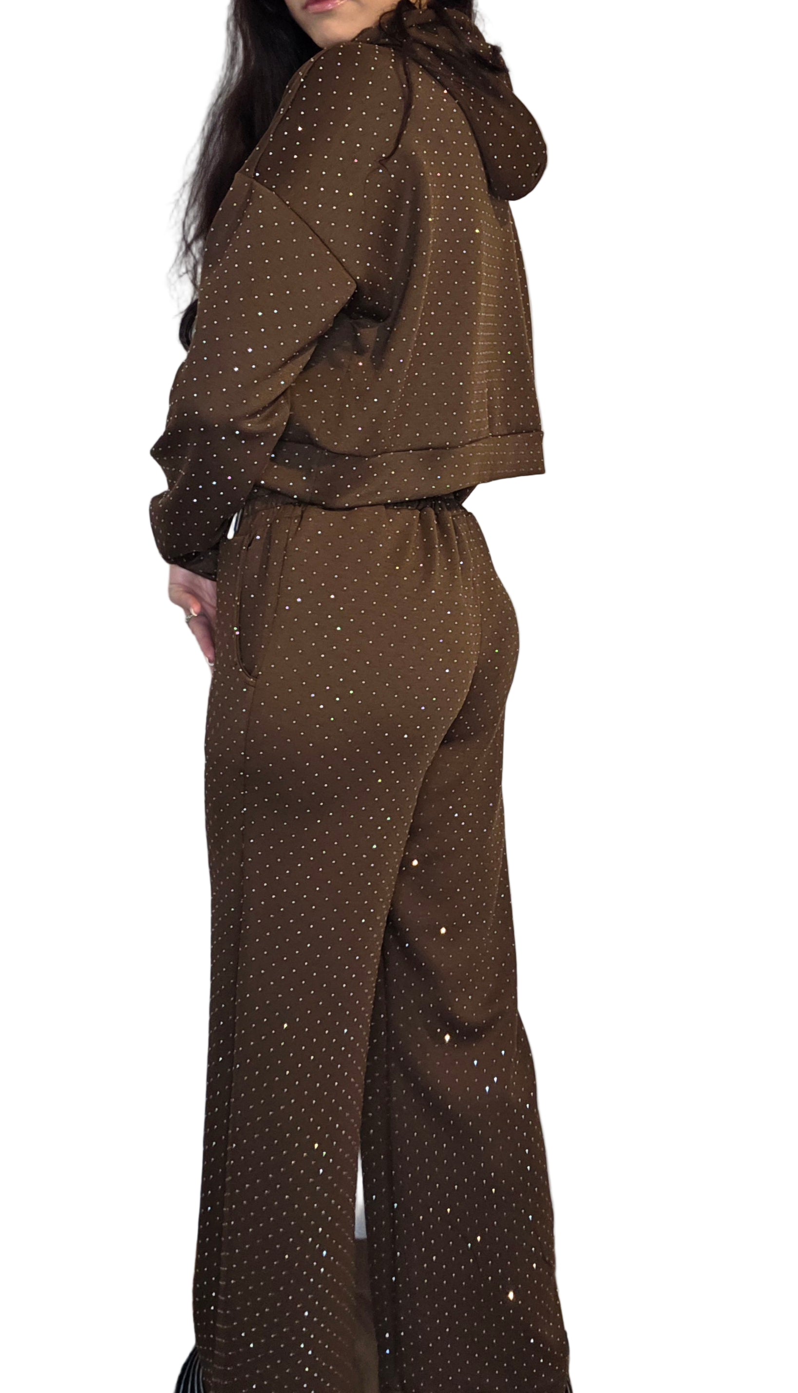 Rudas puošnus blizgus laisvalaikio kostiumėlis